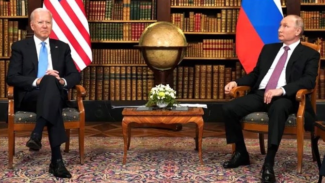 ロシアは、インドネシアでのG-20会議でプーチンがバイデンに会う準備ができていると言います